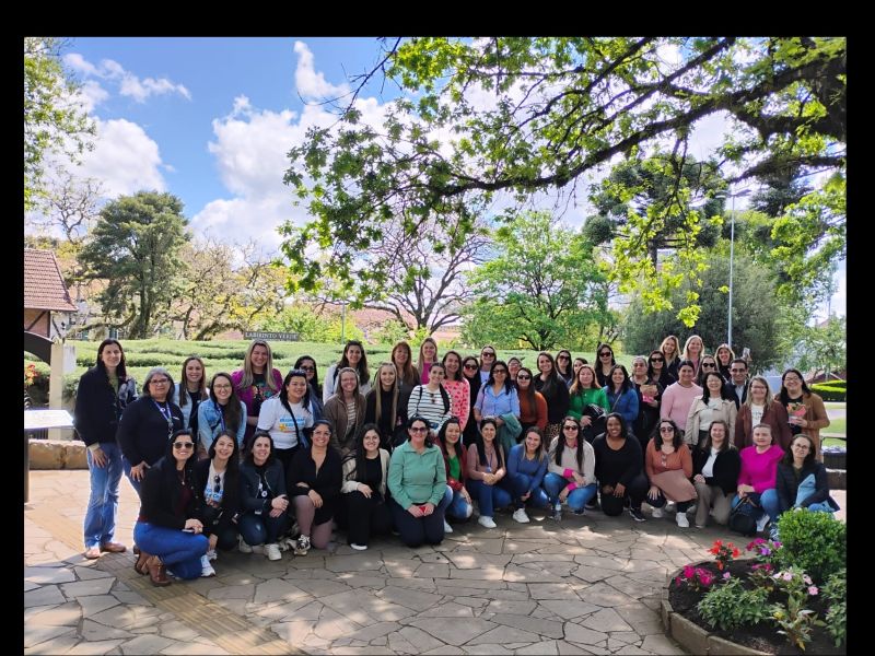 Foto de capa da notícia: Nova Petrópolis recebe professoras da Educação Infantil para visita pedagógica