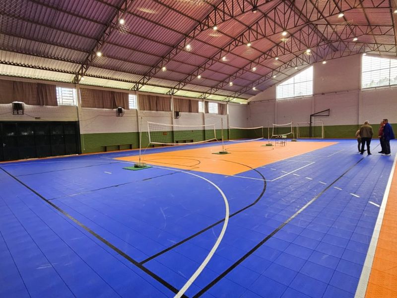 Foto de capa da notícia: Quadras esportivas de cinco escolas de Nova Petrópolis receberão piso modular