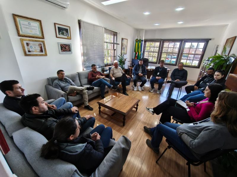 Foto de capa da notícia: Secretaria Municipal de Planejamento, Coordenação, Trânsito e Habitação realiza reunião interna de alinhamento