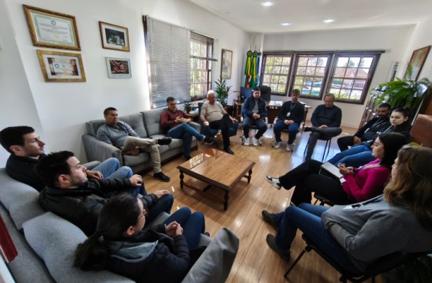 Foto de capa da notícia: Secretaria Municipal de Planejamento, Coordenação, Trânsito e Habitação realiza reunião interna de alinhamento