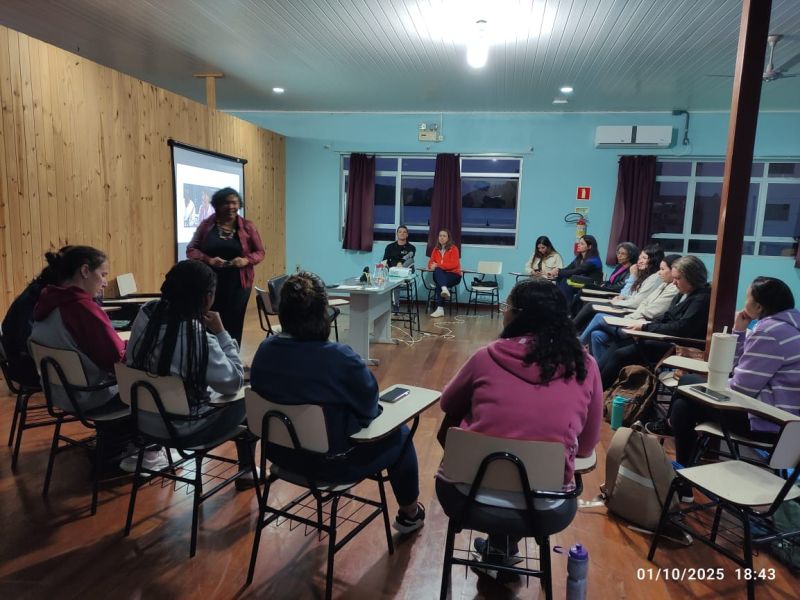 Foto de capa da notícia: Secretaria de Educação e Desporto de Nova Petrópolis promove formação continuada para professores da Rede Municipal de Ensino