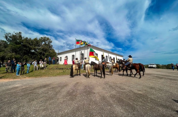 Foto de capa da notícia: Cristal recebe a Chama Crioula para os Festejos Farroupilhas