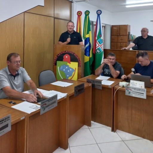 Foto de capa da notícia: Suplente assume vaga na Câmara de Vereadores.