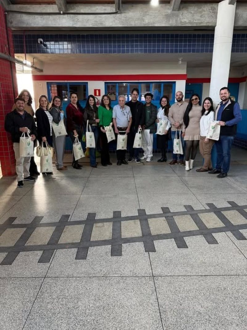Foto de capa da notícia: Ipê participa de reunião regional durante a 17ª Festa da Gila em Bom Jesus