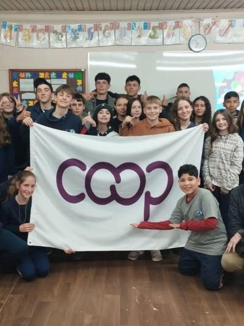 Foto de capa da notícia: Cooperativa Escolar transforma sala de aula em espaço de cidadania e cooperação na Plácido Damiani
