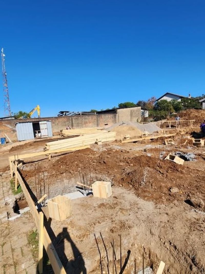 Foto de capa da notícia Município de Ipê inicia construção do novo Centro Administrativo e Operacional da Secretaria de Obras