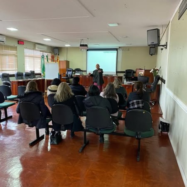 Foto de capa da notícia: Curso de Formação para Agentes da Educação e Assistência Social é realizado em Ipê