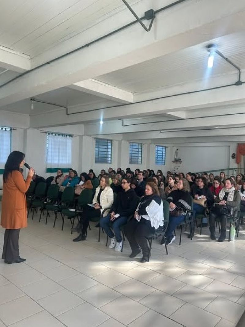 Foto de capa da notícia: Ipê Investe no Futuro: Educação com qualidade!
