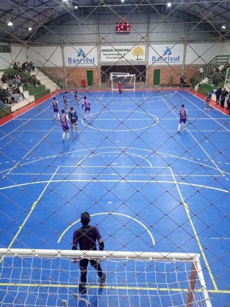 Foto de capa da notícia: Emoção e Goleadas Marcam a 9ª Rodada do Campeonato Municipal de Ipê