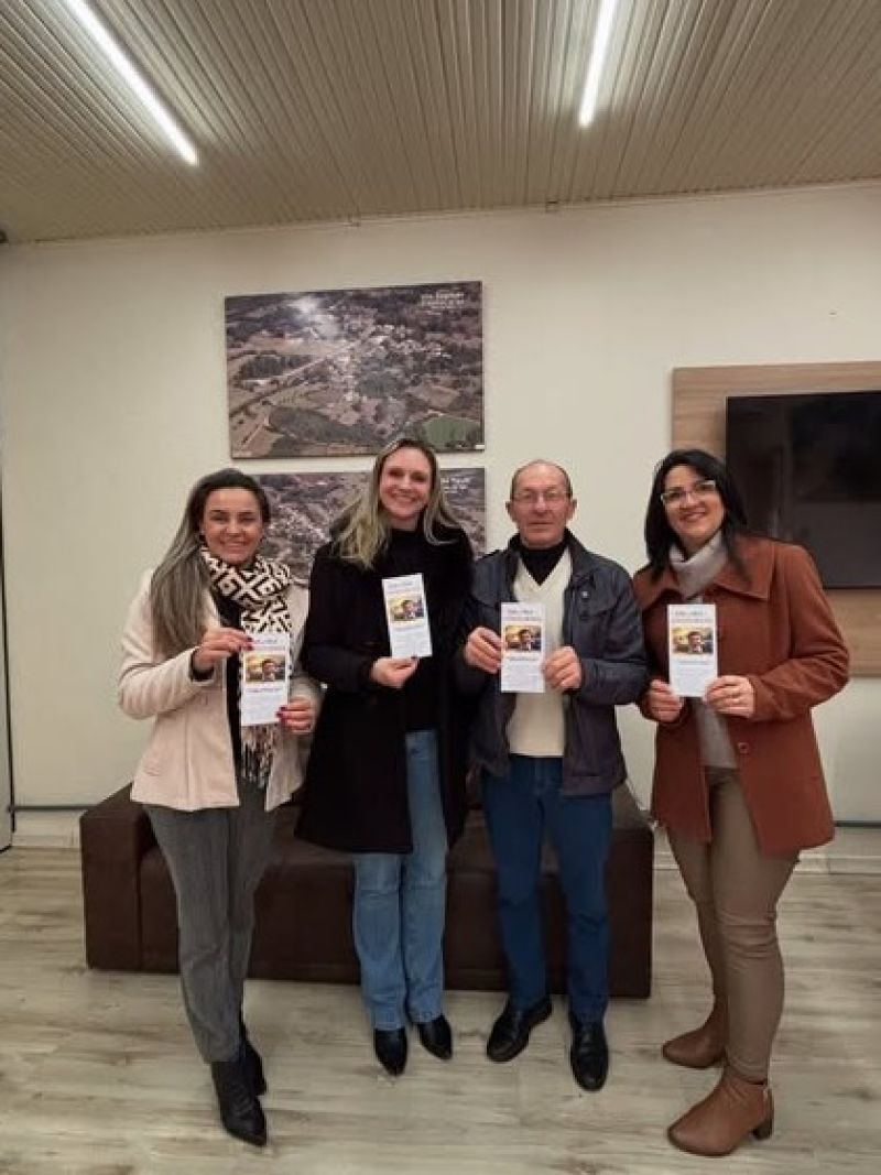 Foto de capa da notícia Prefeitura de Ipê recebe o Guia da Fala e da Audição Infantil