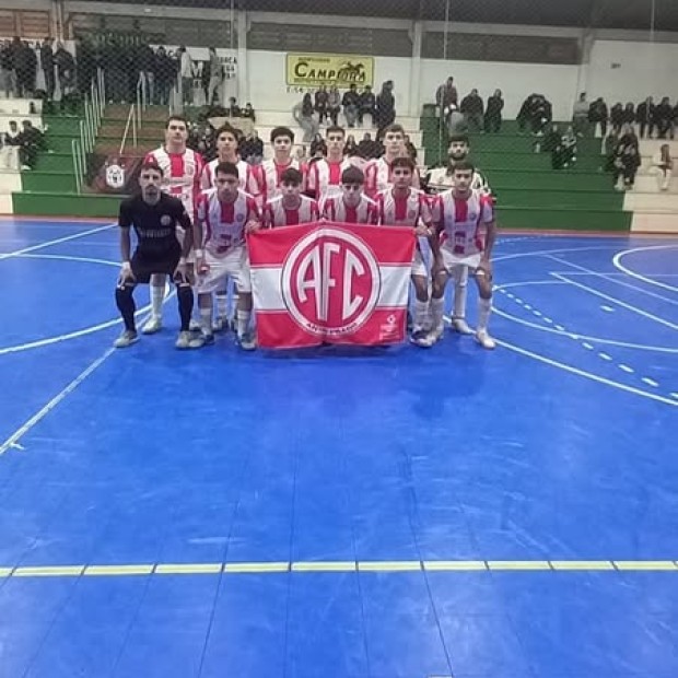 Foto de capa da notícia: Quartas de final definem últimos classificados para as semifinais do Campeonato Municipal de Futsal