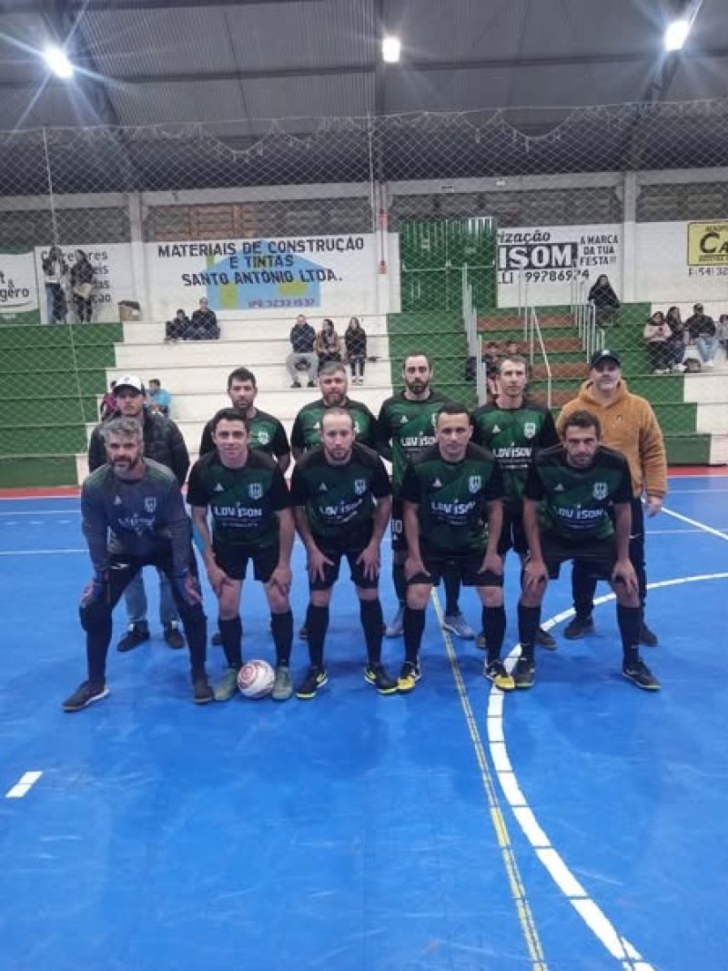 Foto de capa da notícia: Primeira noite das semifinais agita o Ginásio de Esportes de Ipê