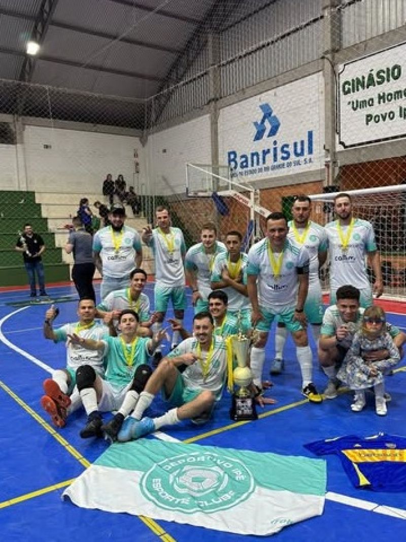 Foto de capa da notícia: Noite memorável no futsal de Ipê