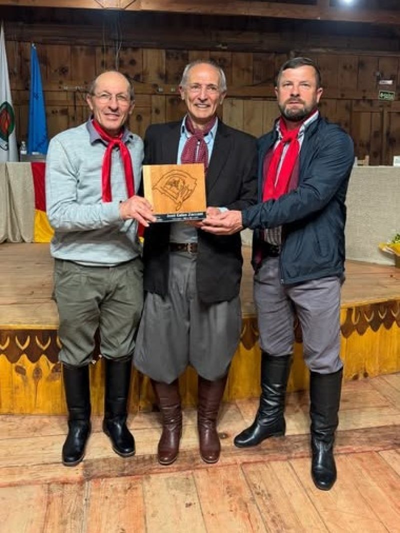 Foto de capa da notícia Prefeito José Mário e secretário de Obras Ramir Tamagno prestigiam homenagem ao ex-patrão José Celso Zaccani em Antônio Prado.