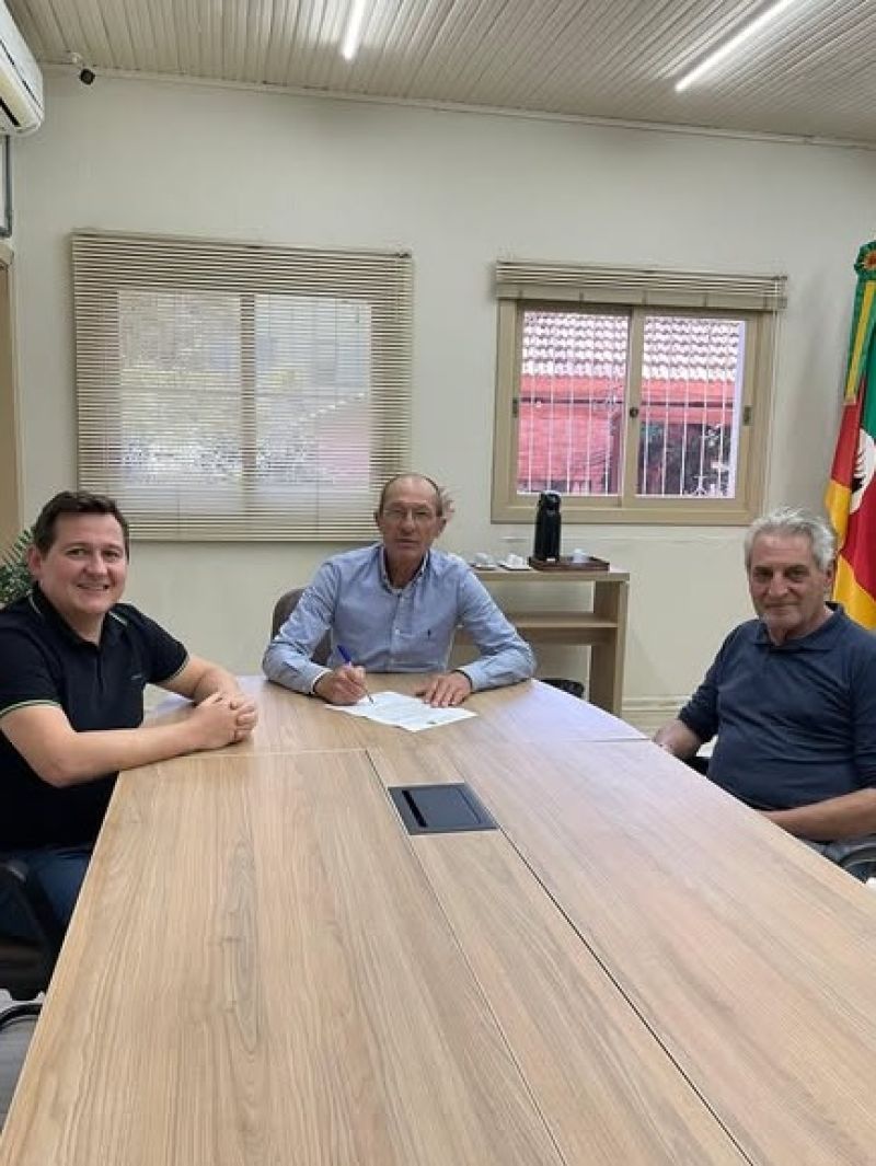 Foto de capa da notícia: Prefeitura de Ipê promulga Lei e Decreto