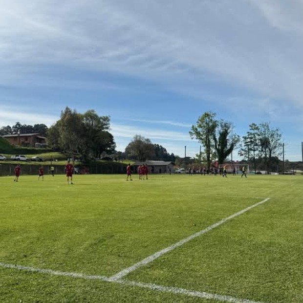 Foto de capa da notícia: Primeira rodada do Campeonato Municipal de Futebol de Campo tem goleada e grandes jogos