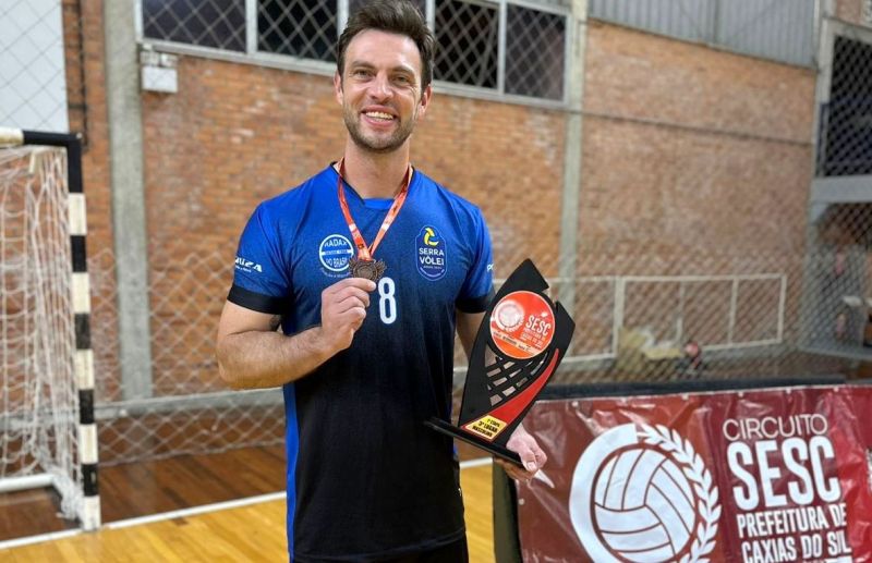 Florense Elton Hoffmann de Lima conquista o 3º lugar na estreia do Aberto SESC de Voleibol