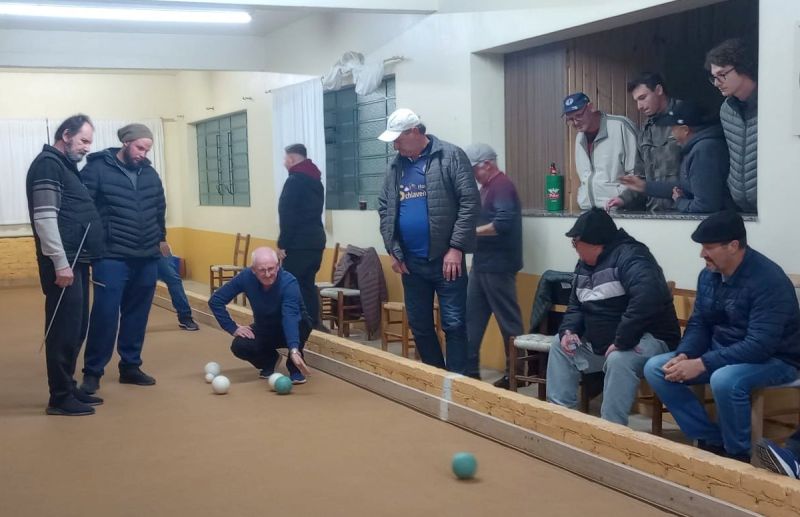 Monte Bérico e Nova Roma reeditam a final do Certame de Bochas Cancha de Areia de Flores da Cunha