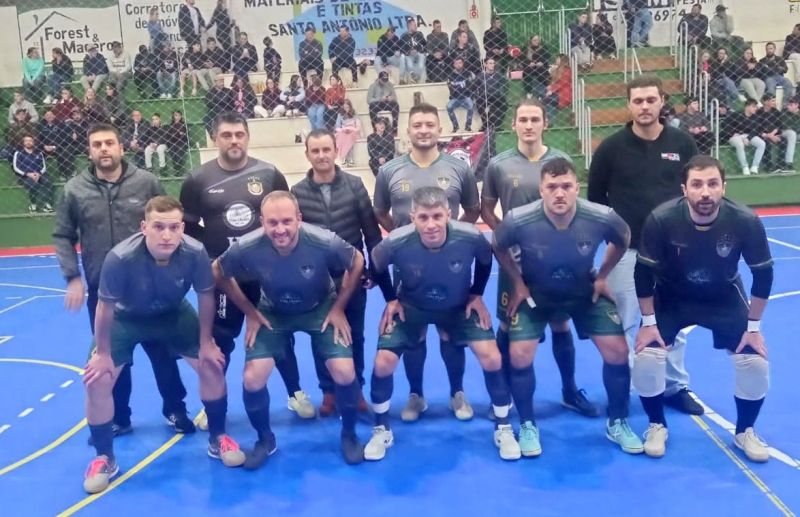C.A Ipê e Amigos F.C decidem o título do Futsal Veteranos de Ipê