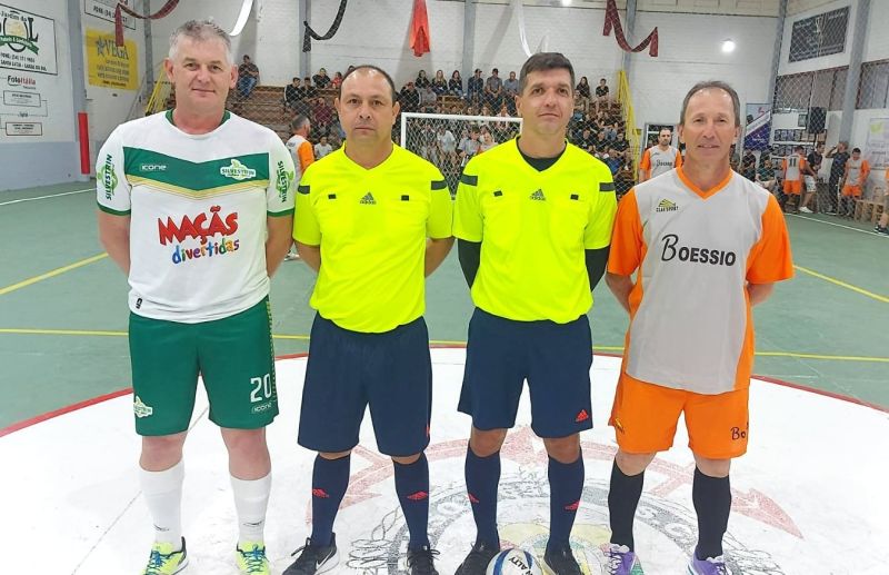 Amigos F.C e Hamburgo vencem na estreia do Futsal Sênior Vales de Mato Perso