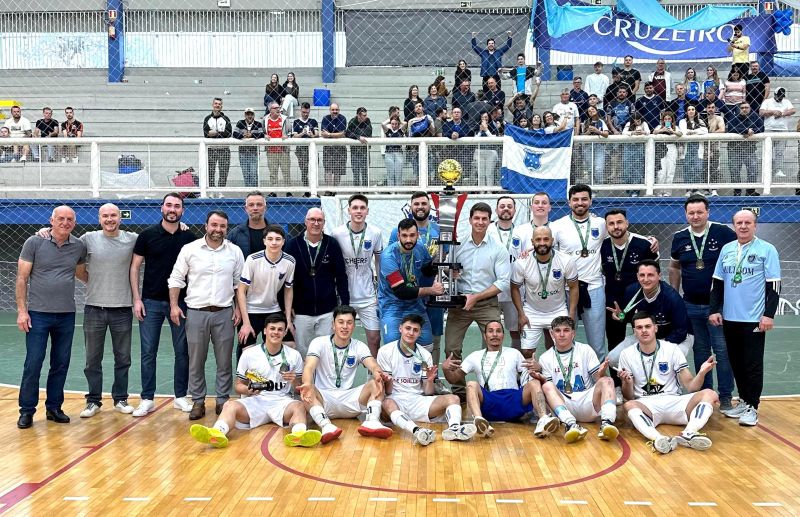 C.E.R Cruzeiro é tricampeão do Citadino de Futsal Série Ouro de Flores da Cunha